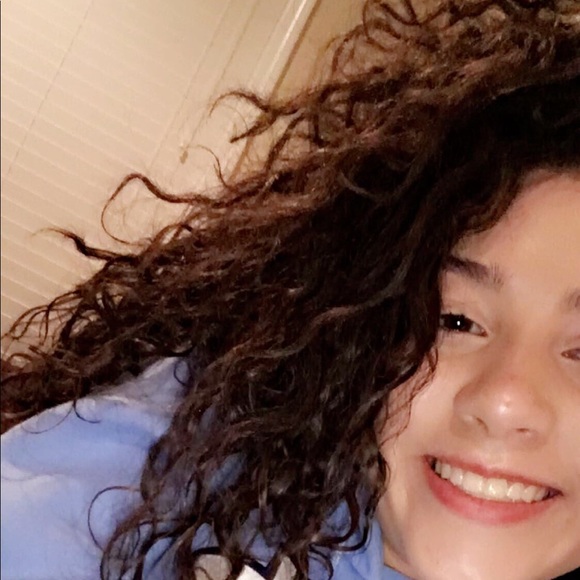 Meet your Posher, Alexandra - Picture 1 of 1